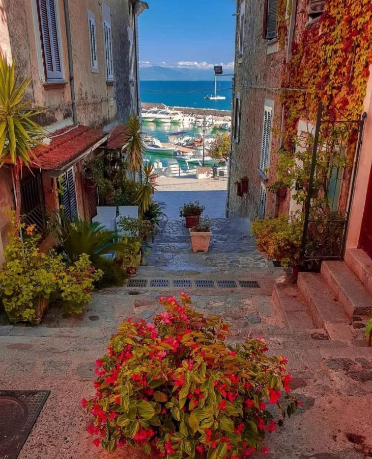By The Sea In Scario Appartement Buitenkant foto