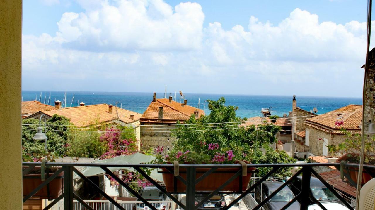 By The Sea In Scario Appartement Buitenkant foto